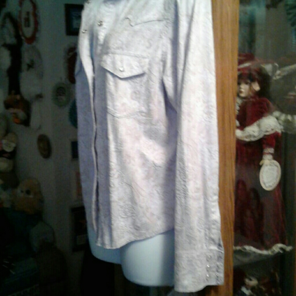 Beautiful,SOFT, Lavender Western/Cowgirl Shirt with Pearl Snaps💜